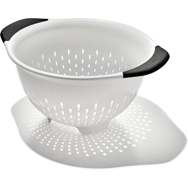 OXO Good Grips 3 QT Plastic Colander, White